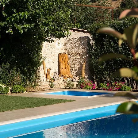 Exanthia Villas *