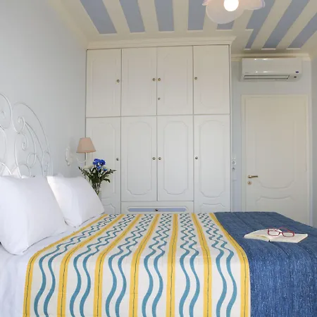 Апартамент Exanthia Villas *