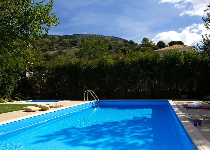 Exanthia Villas Apartment *